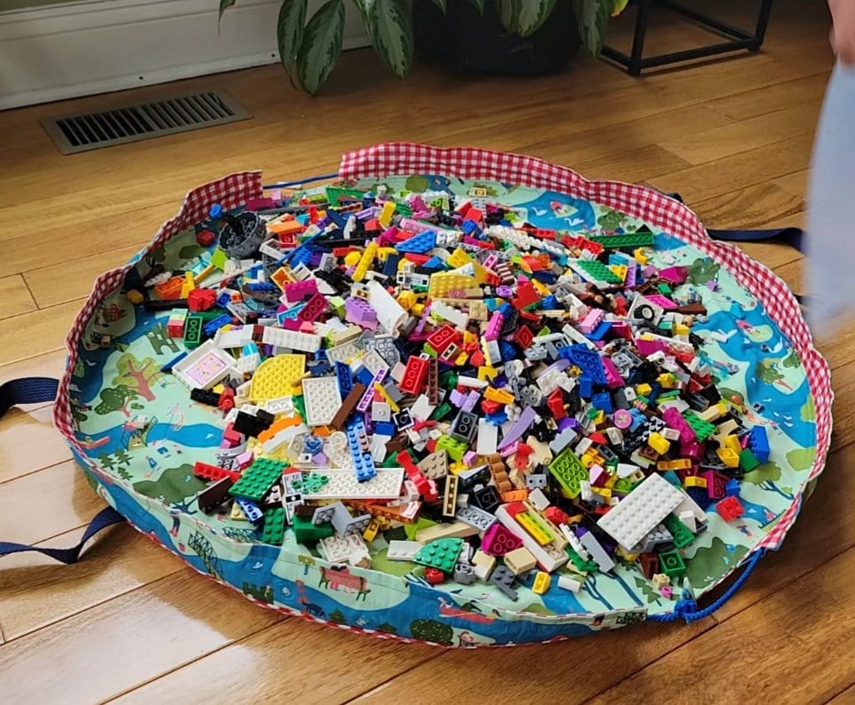 LEGO Drawstring Storage Bag (Logo in Center with Lego Faces on Bag) 