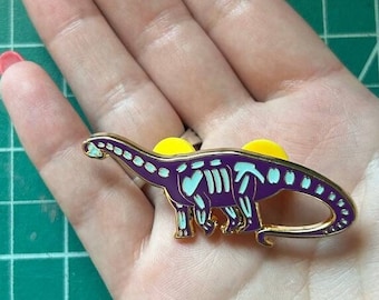 Pin de esmalte duro esqueleto Diplodocus