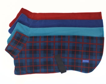 Abrigo polar para galgo pequeño: cuadros azules, rojo y verde azulado - Diseño BlueGum
