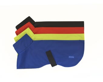 Chubasquero Whippet - Negro, Rojo, Amarillo Neón y Azul - con Forro Polar - Tamaño Mediano y Pequeño - Diseño BlueGum