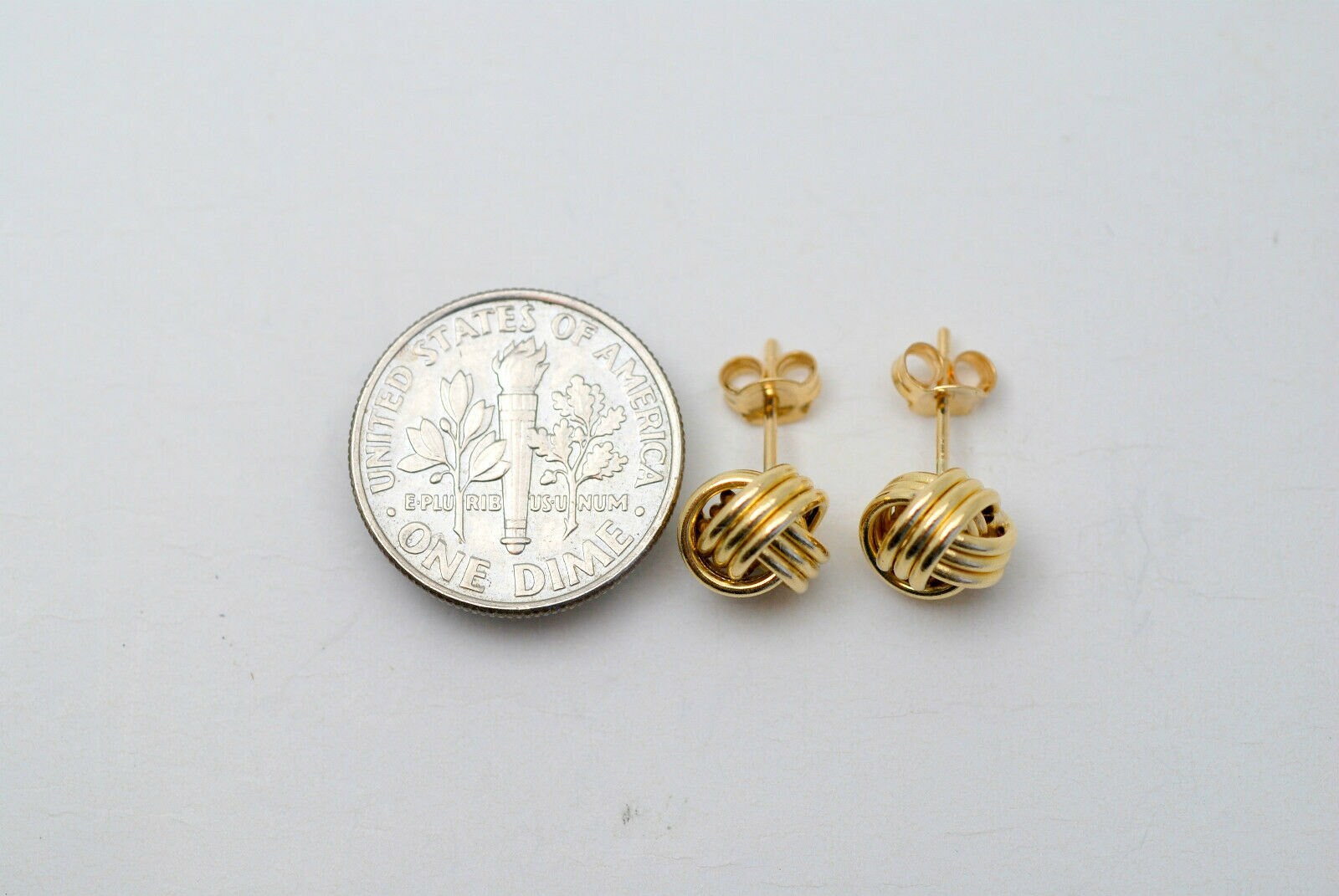 [LLOYD] 韓国☆10K Gold☆When I Love Earrings 10K Gold Love Knot Stud Earrings - Etsy