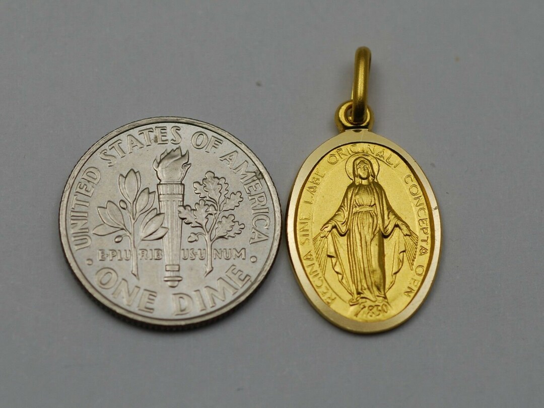 9ct Gold Miraculous Medal Catholic Pendant - 18mm x 14mm Miraculous Me – Alexander Castle