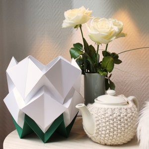 Lampada da tavolo Origami in bianco carta e verde bosco