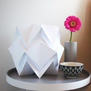 Lampada da tavolo origami in carta