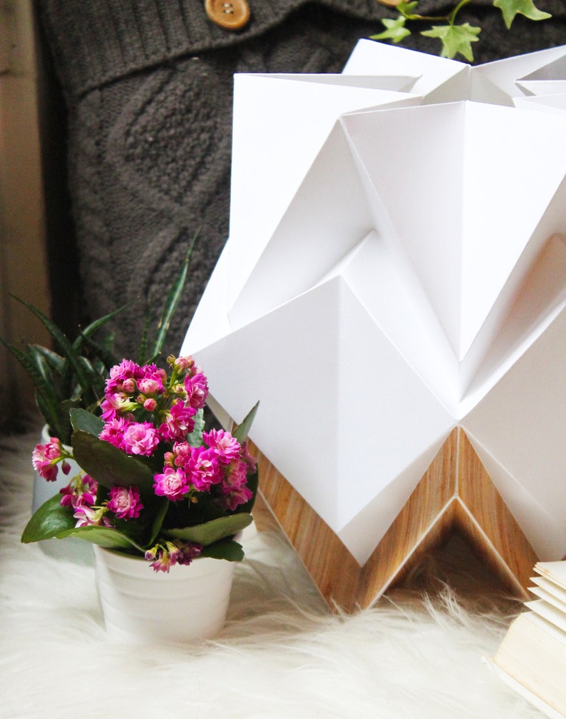 Origami Table Lamp in paper image 3