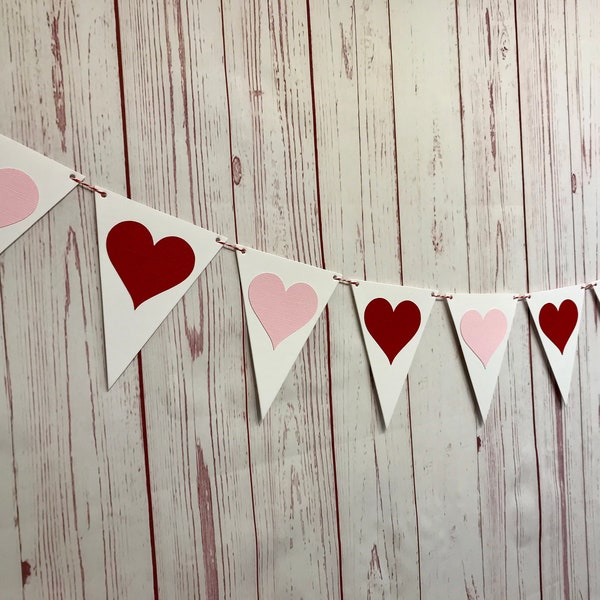 Red and Pink Heart Garland, Valentine Heart Bunting, Valentine Heart Banner, Valentine Decorations, Valentine's Day Banner, Sweetheart Decor