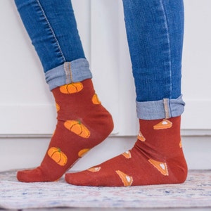 Pumpkin & Pumpkin Pie Socks | Mismatched Socks | Women&#39;s Holiday Socks | Dessert Socks | Thanksgiving Socks | Autumn | Fall