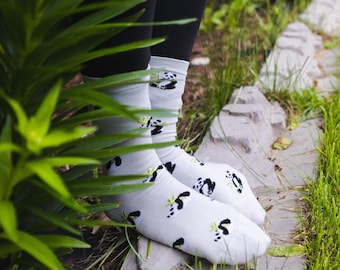 Damensocken | Panda & Bambus | Ungleiche Socken von Friday Sock Co | Bärensocken | Zoo-Socken | Panda-Geschenk | Niedliche Socken | Tiersocken | Spaß