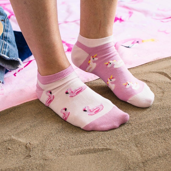 Calcetines de tobillo para mujer / Unicornio y flamenco / Calcetines  flotantes para la piscina / Calcetines de viernes Sock Co. Calcetines  desiguales / Calcetines de verano / Calcetines de fiesta / Idea de regalo -   México