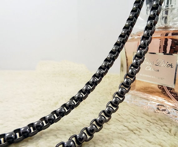 box chain strap