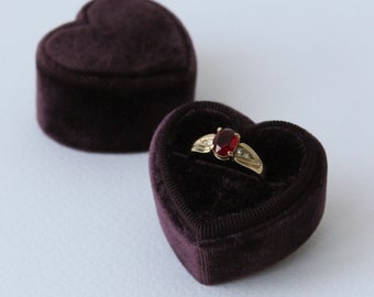Sweetheart Ring Box by J'amois