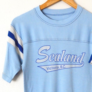 Vintage 80s Victoria B.C. Canada T-Shirt Sealand Aquarium Oak Bay Marina DISTRESSED CONDITION