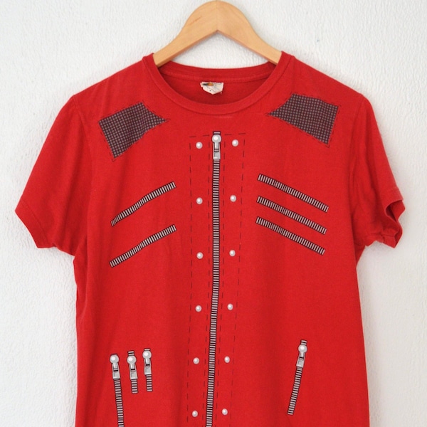 80s Grafisch Moto T-shirt | Red Crewneck Short Sleeve Katoen Tee Mens Womens Unisex Size Medium