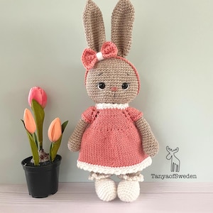 Lapin Amigurumi au crochet fait main en robe Lapin doux mignon prêt à expédier