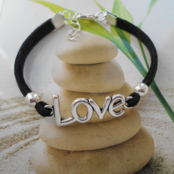 bracelet cordon plat noir connecteur love