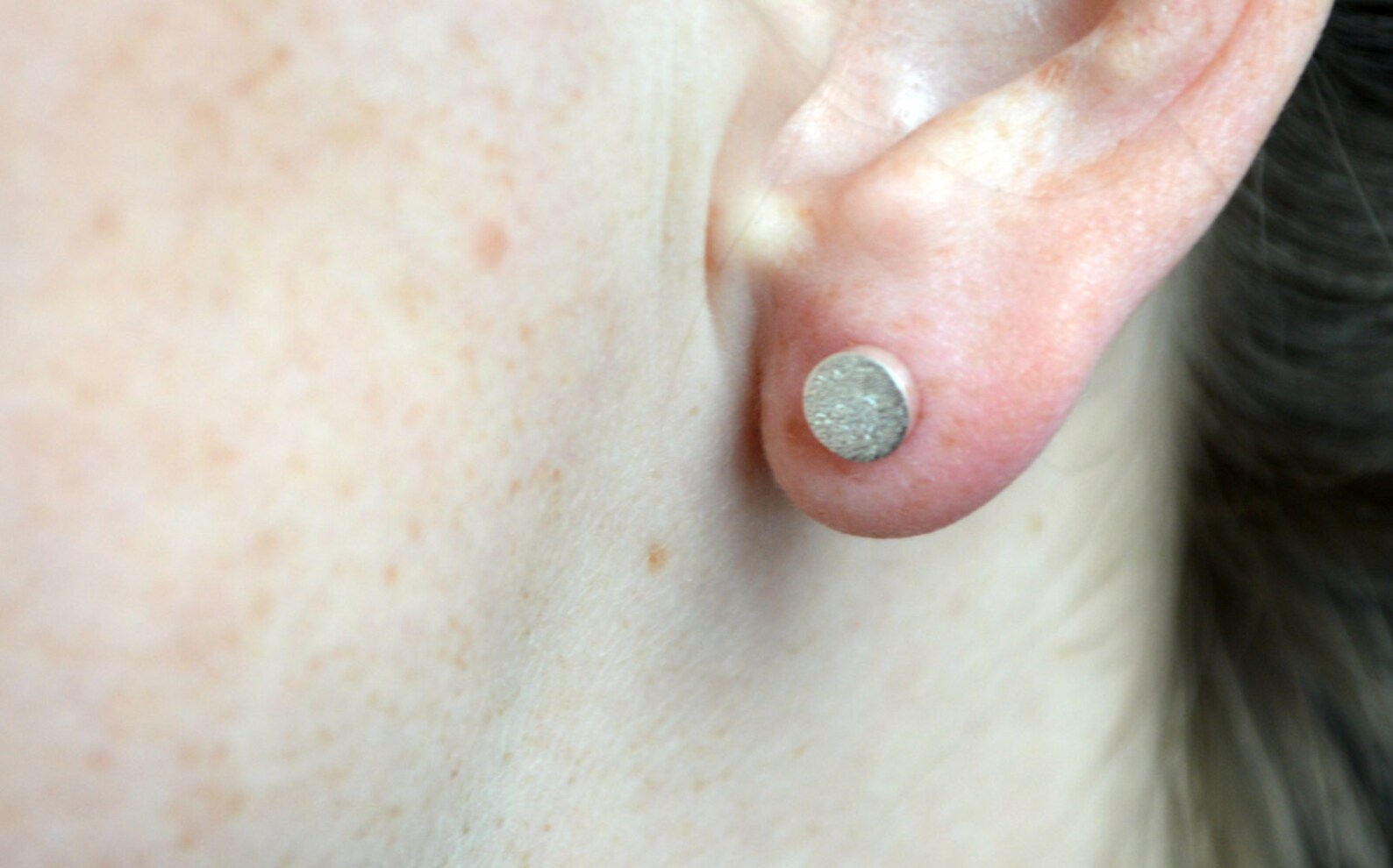 Gold Sparkle Stud Earrings Sparkle Circle Earrings Small Etsy