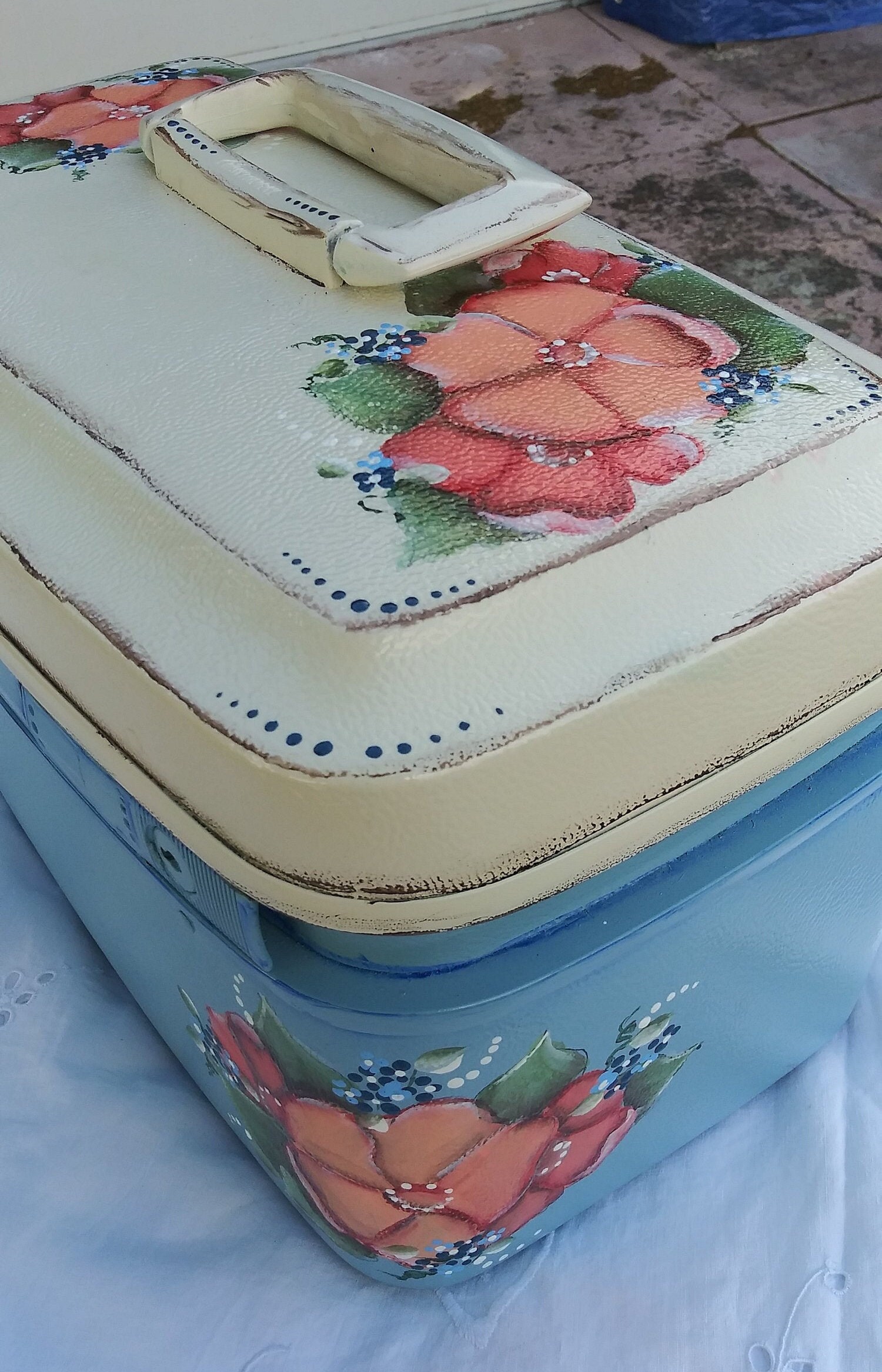 A Beautifully Hand Painted Ladies Train Case Cosmetic Case Etsy