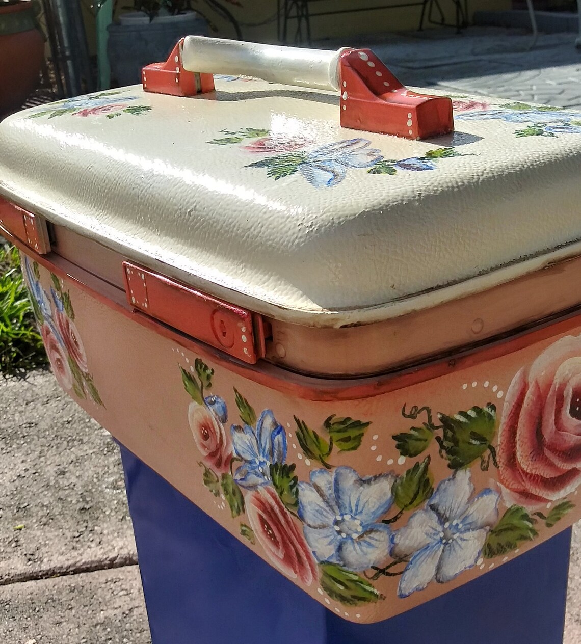 A Beautifully Hand Painted Ladies Train Case Cosmetic Case Etsy