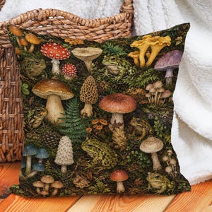 Woodland Frog Throw Pillow Cover, Mushroom Forest Cushion Cover, Forestcore Pillow Case, Cottagecore Nature Decor, Fairycore Gift