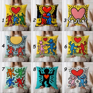 Fodera per cuscino ispirata a Haring, cuscino pop art, cuscino con disegni astratti colorati, cuscino decorativo moderno con grafica, decorazione artistica funky