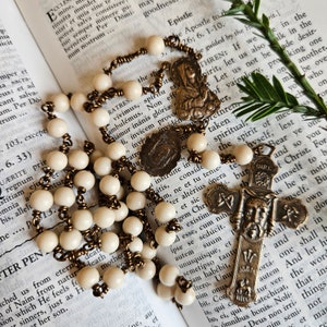 Cream Chaplet of the Holy Face, Holy Face Chaplet, Catholic Chaplet, Catholic Gifts for Women, Holy Face of Jesus, Chaplet Rosary