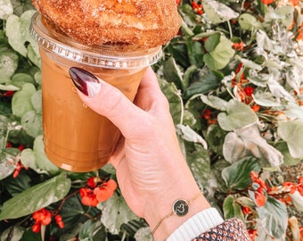 Pulsera de encanto de ratón mágico estampada a mano delicada