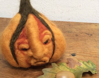 Felted Halloween/Thanksgiving pumpkin face