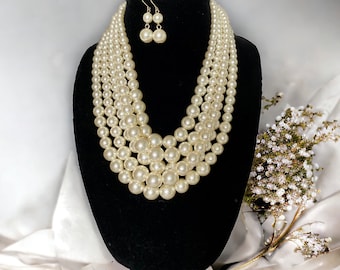Collana donna croce gotica con perle a strati e catena