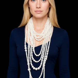 ロングマルチストランドパールネックレスセット - アイボリーレイヤードパールステートメントイヤリング付き、18インチ～48インチの華やかなネックレス