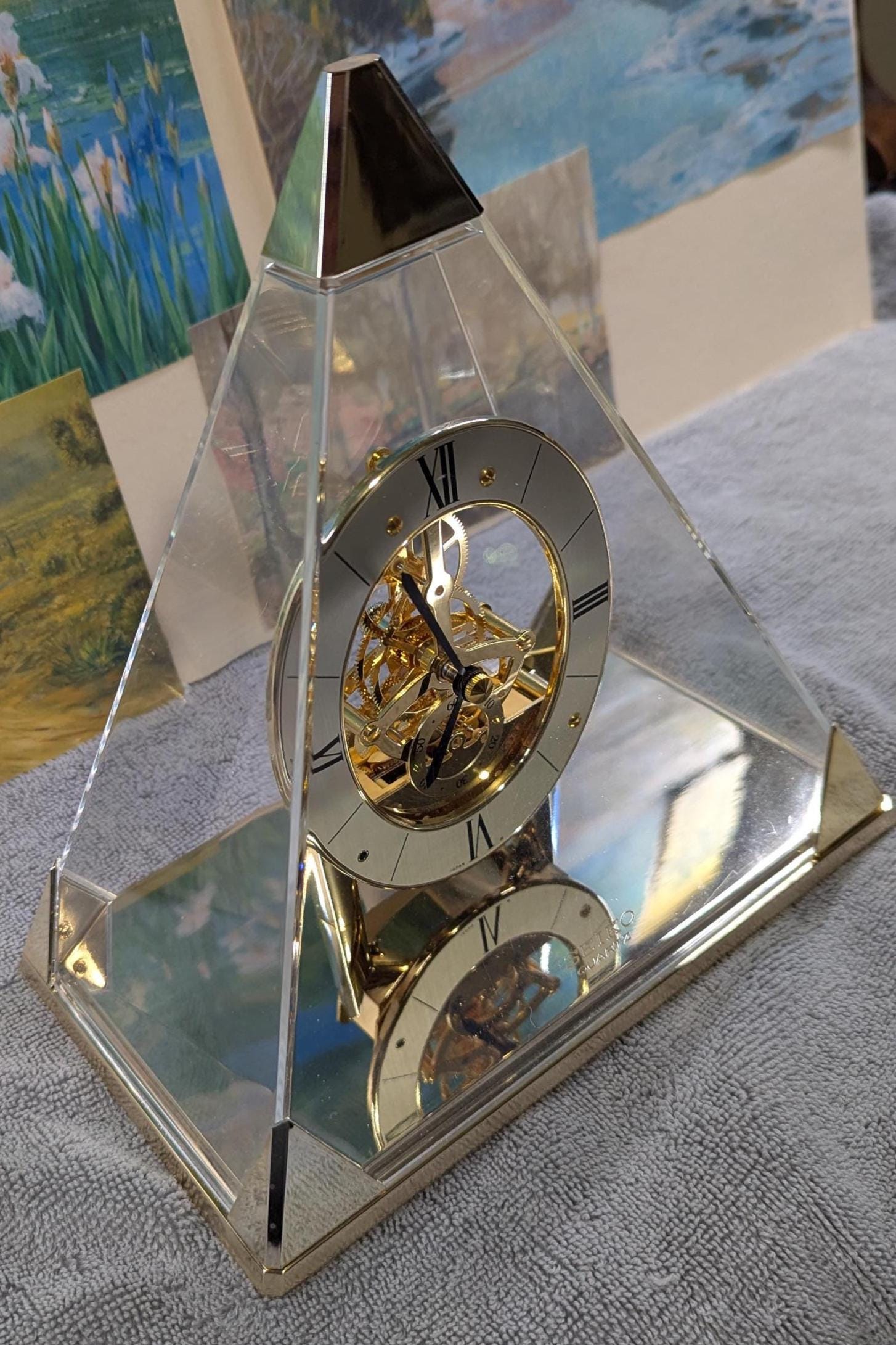 Wild Vintage Seiko Pyramid Desk/mantle Clock Ca 1980s - Clear Lucite ...