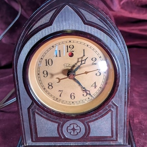 Vintage Telechron Cathedral Bakelite Electric Clock - Art Deco Model 355