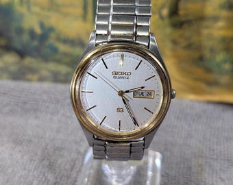 Vintage Thin 1990s Seiko Two Tone Quartz Men's Watch 5Y23 Japan Movement Stainless Steel