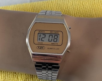 1980s Tozai quartz Digital LCD Men's Watch - Retro Gold Tone and Bracelet