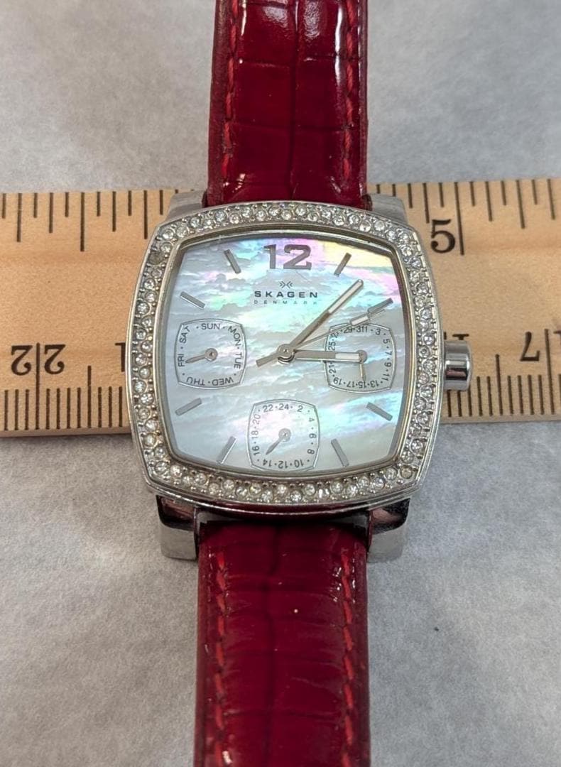 Skagen Mother of Pearl Crystal Watch: Women display picture 3