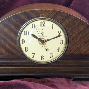 Vintage Telechron Candlelight Clock: Art Deco Electric Mantle Clock, Working