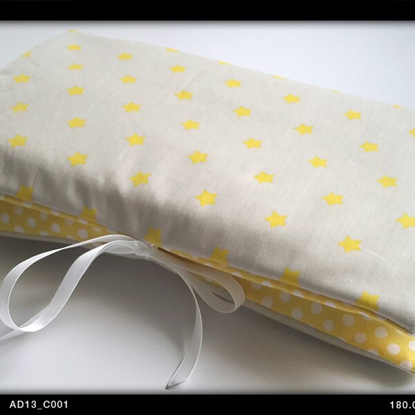 Pouch 3-in-1 raw, and yellow stars: put diapers, protects health record and mini-matelas diaper