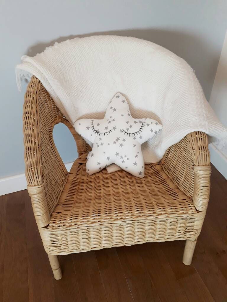 Petit Coussin Étoile Gris et Blanc à Étoiles