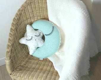 Petit coussin lune mint et blanc / coton et velours minkee - mixte