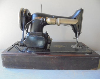 Vintage Singer Sewing Machine, Portable Vintage Black Sewing Machine,  Wooden Storage Container, Antique Sewing Machine, TheEarlyBirdFinds