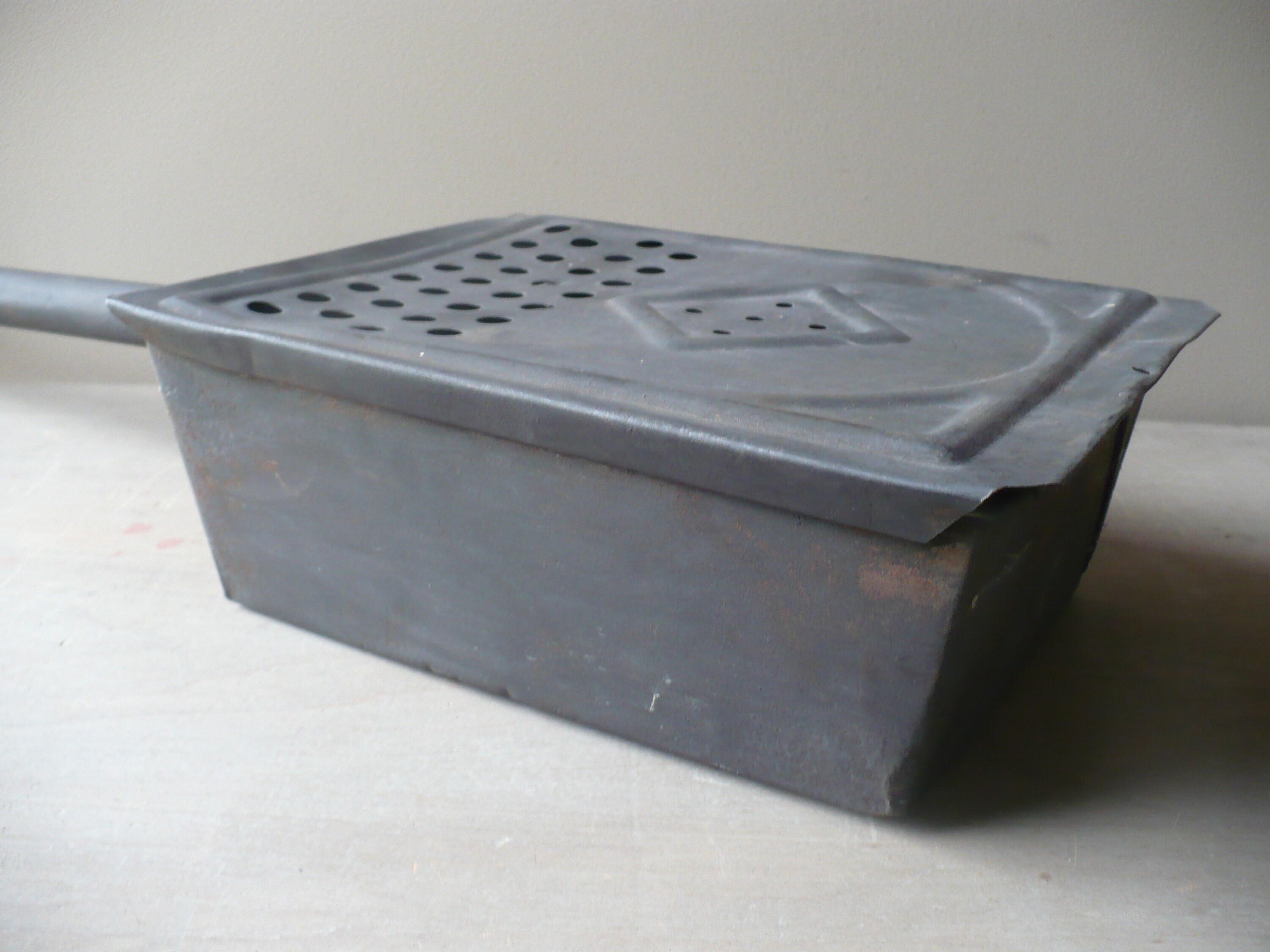 Vintage Metal Bed Warmer Antique Warming Pan Metal Coal Box Etsy