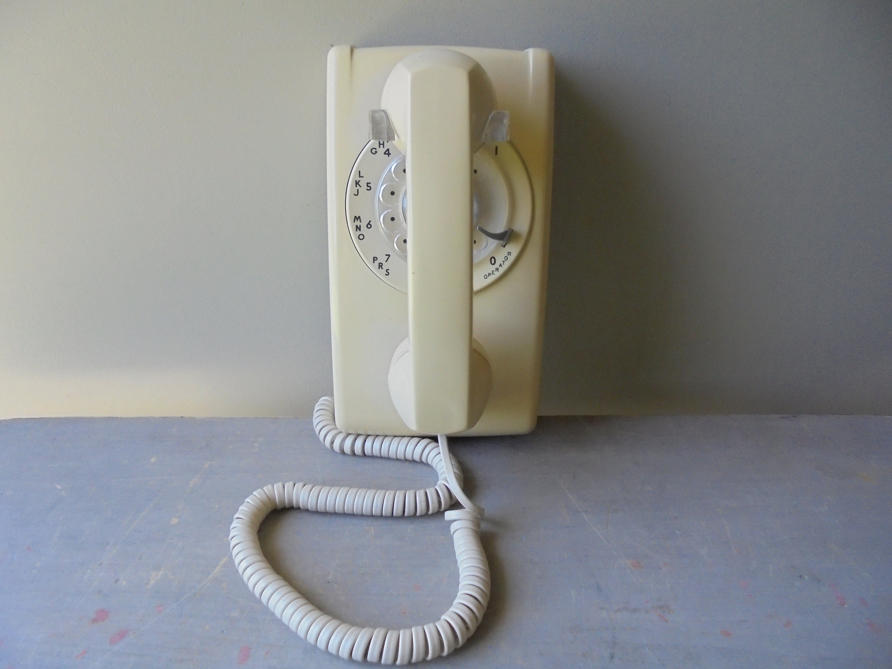 rotary phone wall mount