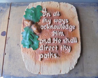 Plaque murale vintage, 1942 Larsen Proverbes 3:6 art mural, suspension murale vintage en craie, panneau religieux imitation bois, TheEarlyBirdFinds