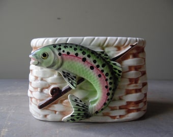 Pot de fleurs vintage en forme de panier de pêche, en céramique, Relpo Giftwares Co., TheEarlyBirdFinds