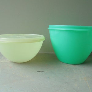 Vintage Tupperware Storage Bowls, Tupperware Crisp It, Tupperware Wonderlier Bowl, Vintage Kitchen Storage, TheEarlyBirdFinds