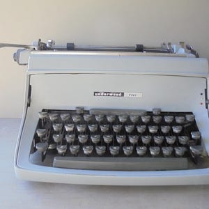 Vintage Underwood Typewriter, Underwood Five Touch Master 5, Antique Manual Typewriter, TheEarlyBirdFinds