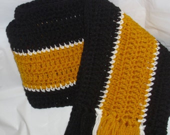 Pittsburgh Steelers / Penguins / Pirates themed black and gold scarf with fringe. Very warm!