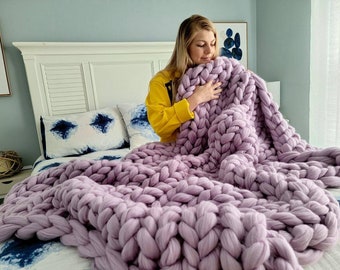 Chunky Knit Blanket Throw made from Merino wool yarn