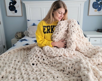 Chunky Boho Throw Blanket , Arm Knit Chunky yarn Bedspread