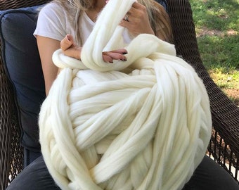 Super chunky yarn, Merino wool yarn, chunky knits, roving, arm knitting, chunky knitting, yarn, Meino wool knits
