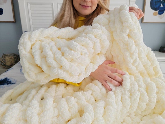Hand Knit a Chunky Blanket With Jumbo Chenille Yarn 